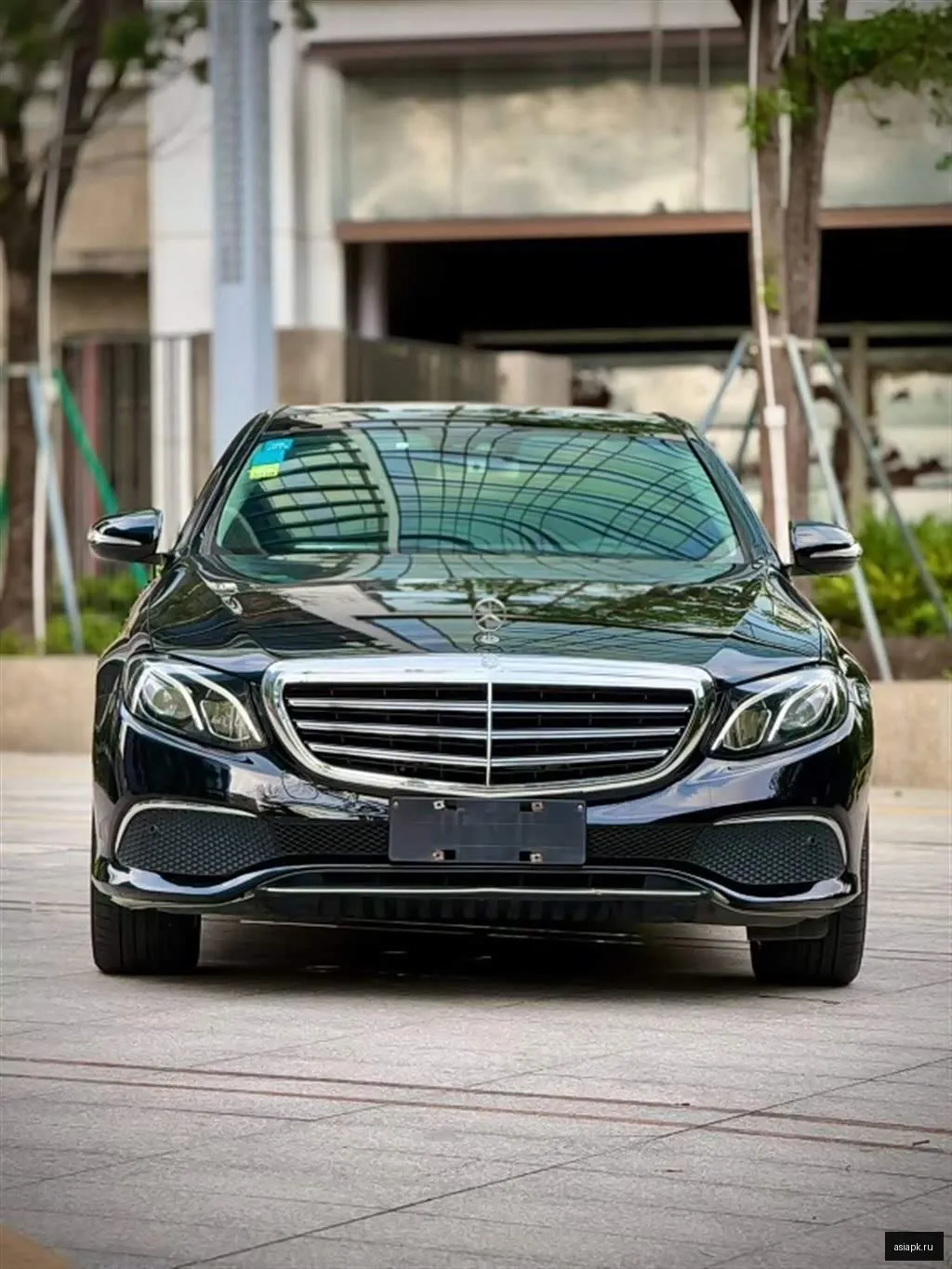 Mercedes-Benz E-Class 2