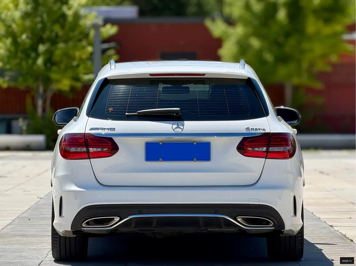 Mercedes-Benz C-Class 5