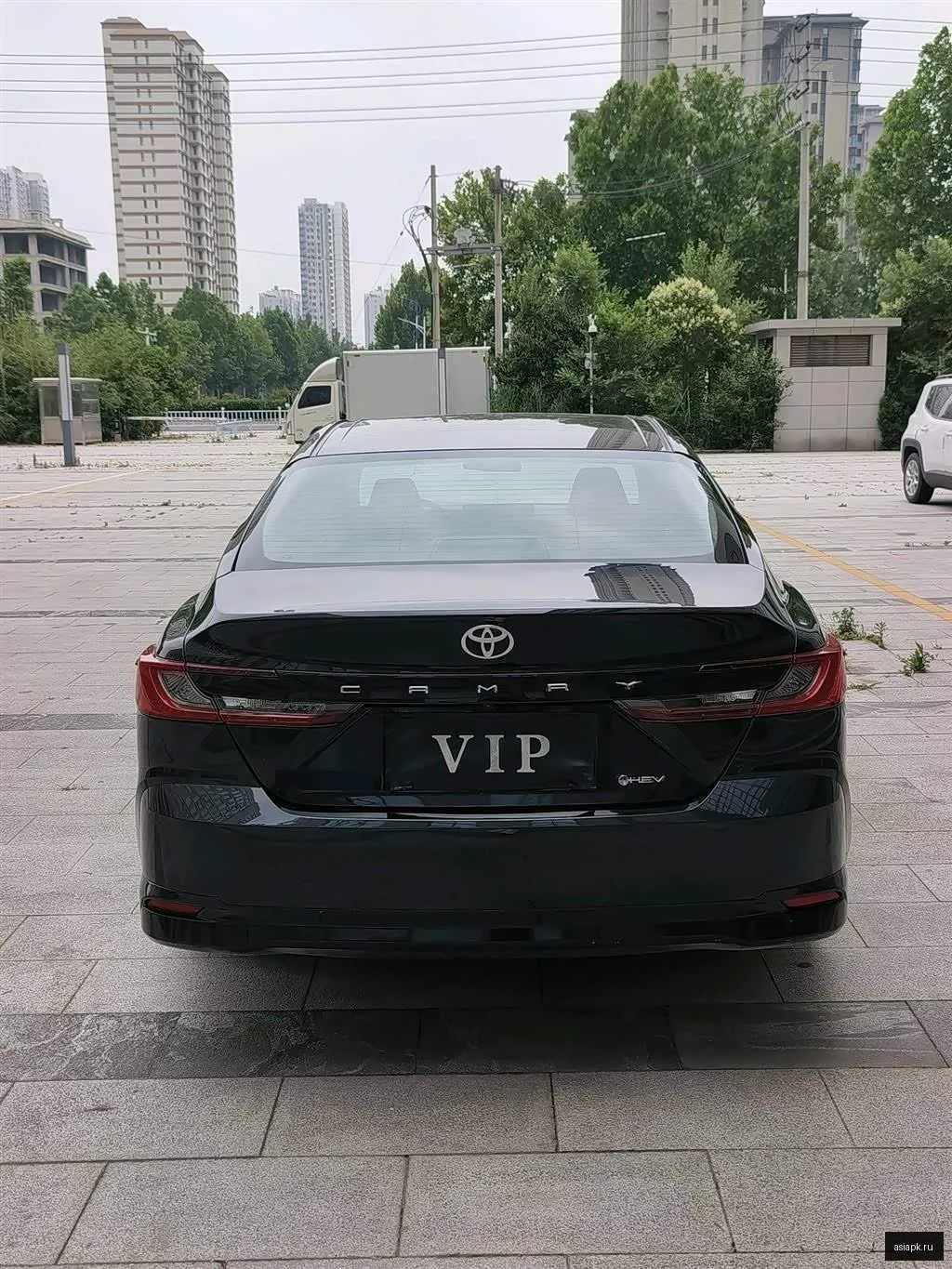 Toyota Camry 4