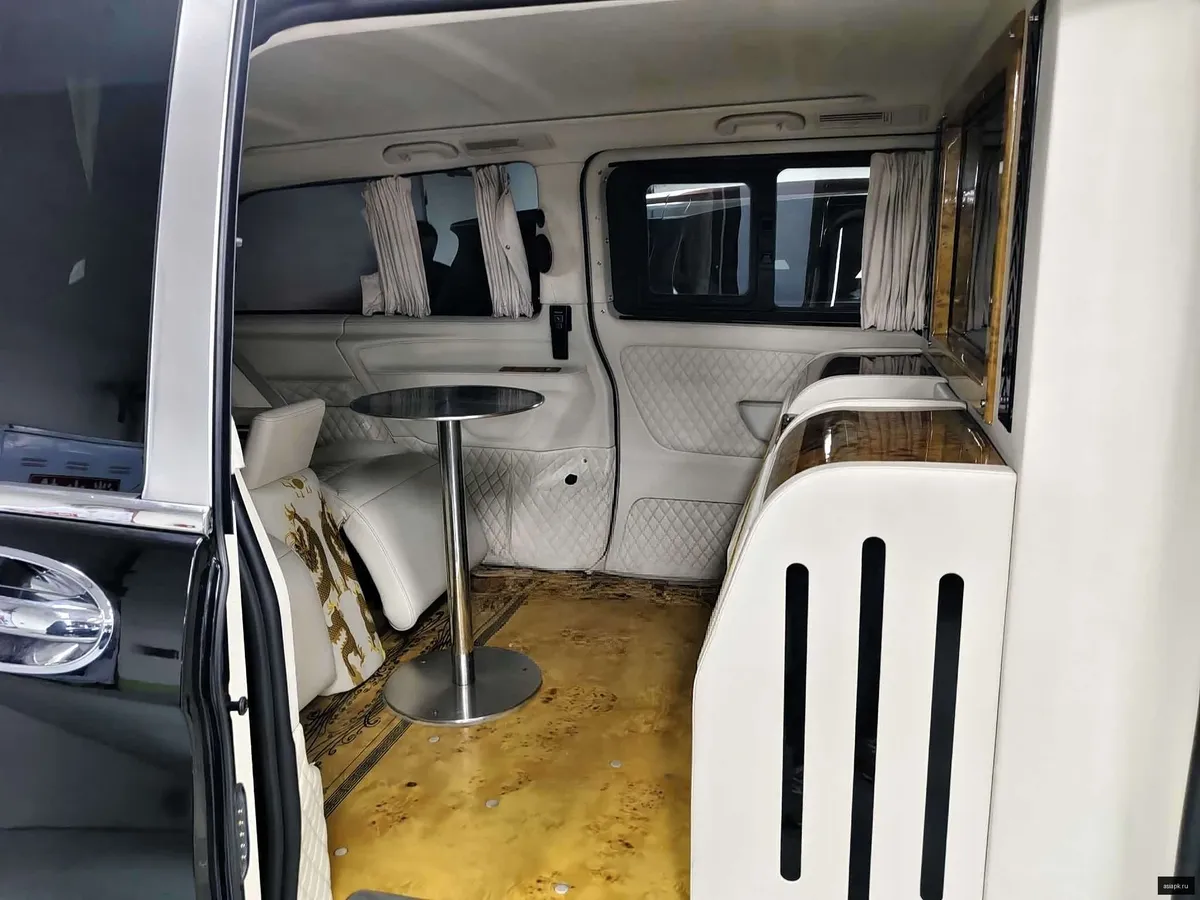 Mercedes-Benz Vito 4