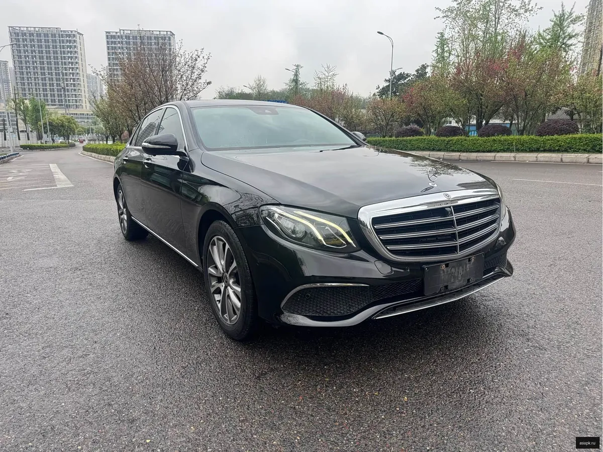 Mercedes-Benz E-Class 3