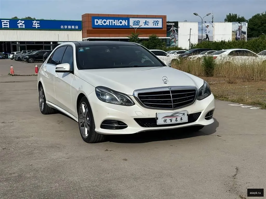 Mercedes-Benz E-Class 3