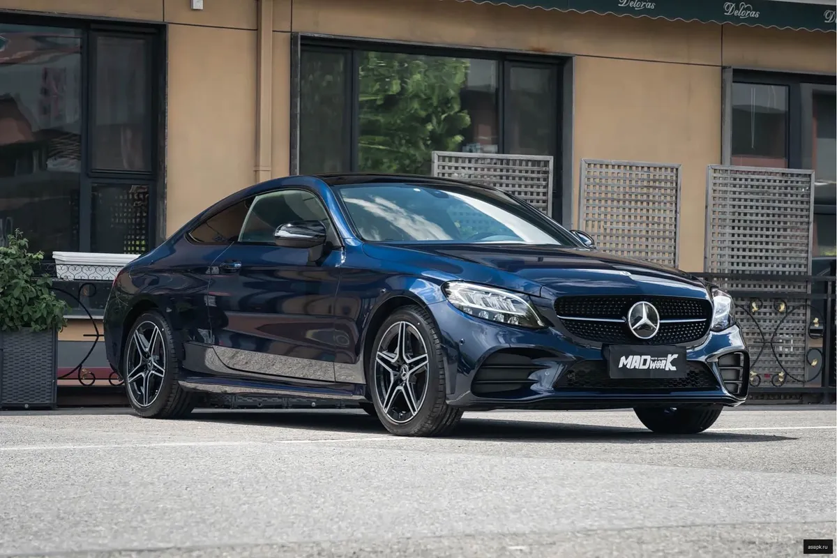 Mercedes-Benz C-Class 3