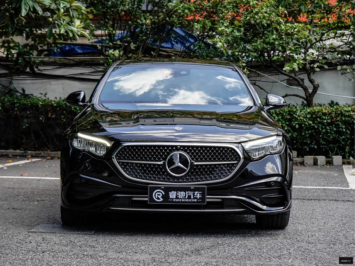 Mercedes-Benz E-Class 2