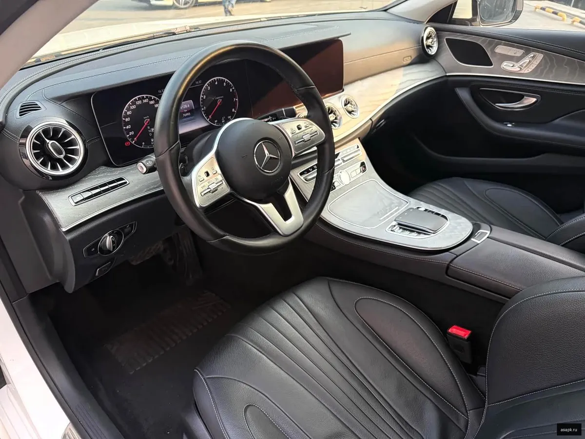 Mercedes-Benz CLS-Class 3