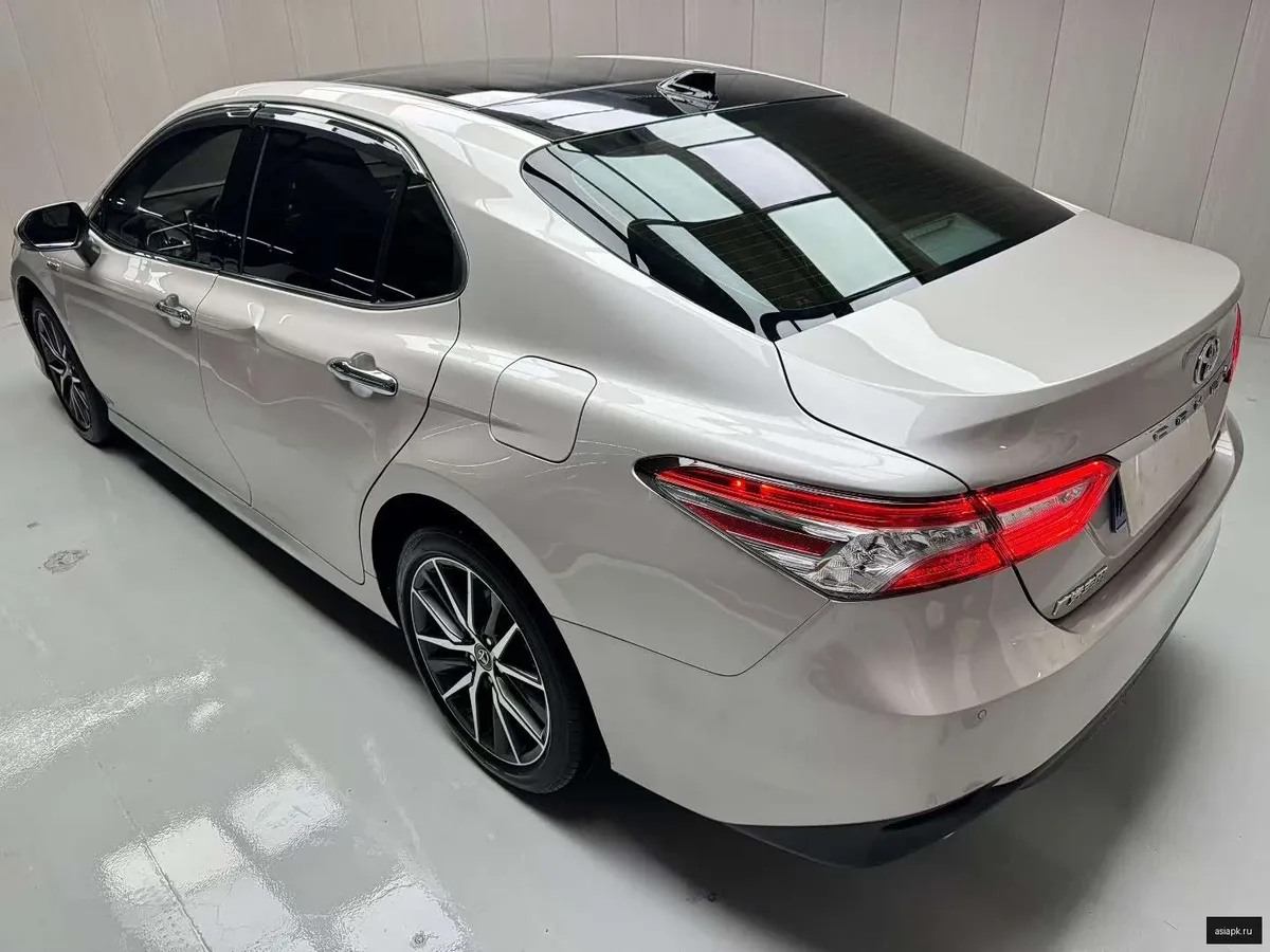 Toyota Camry 3