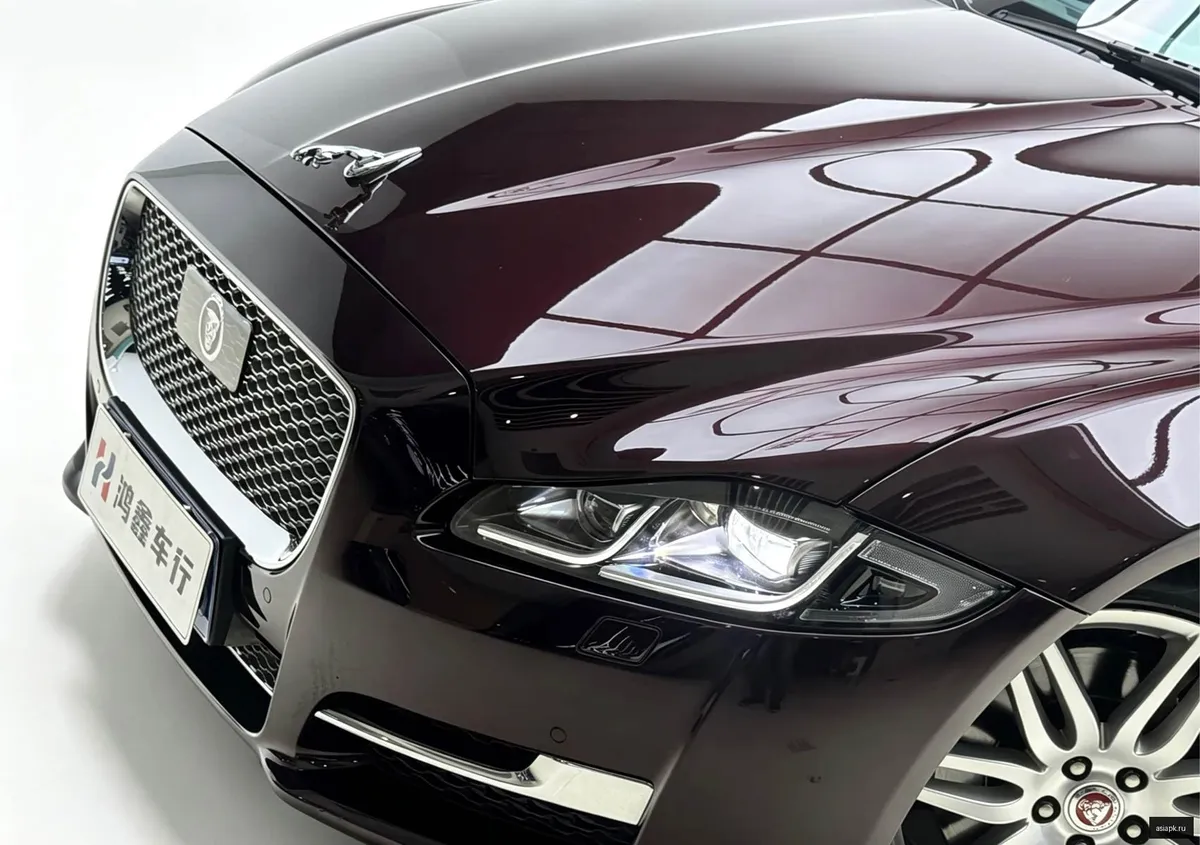 Jaguar XJ 6