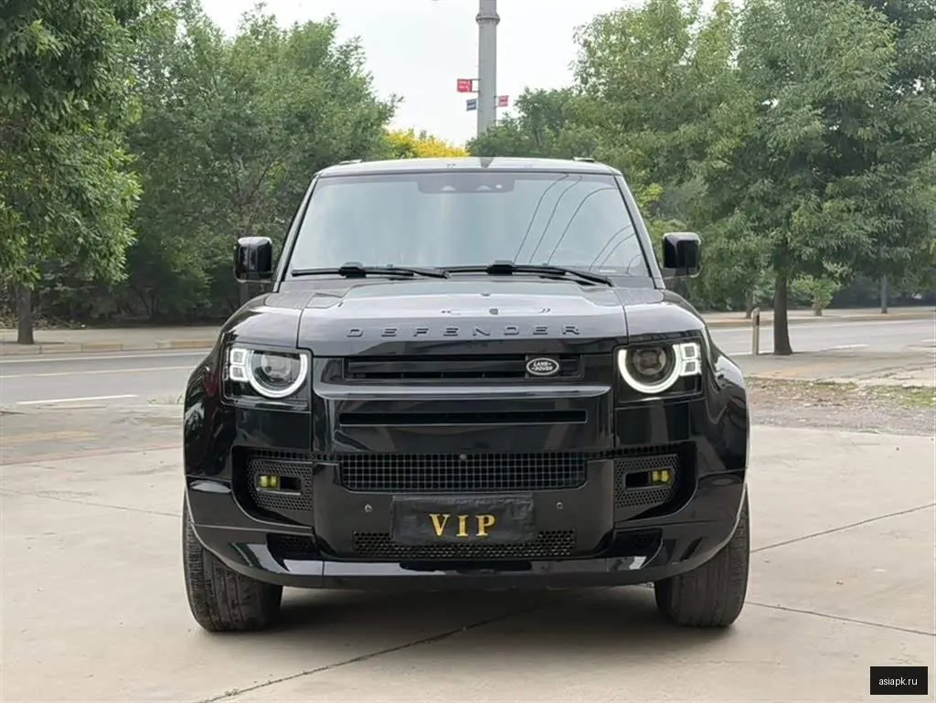 Land Rover Defender 2