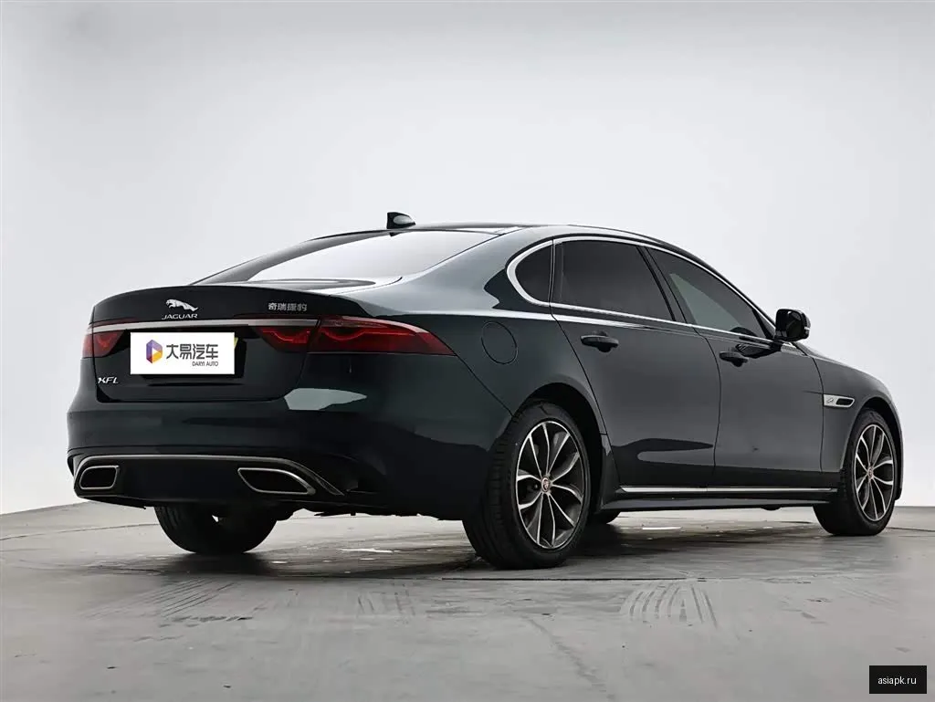 Jaguar XF 3