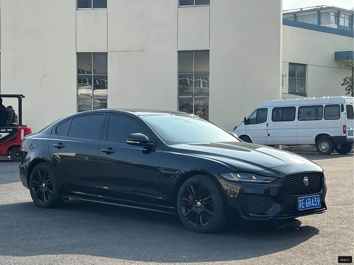 Jaguar XE 3