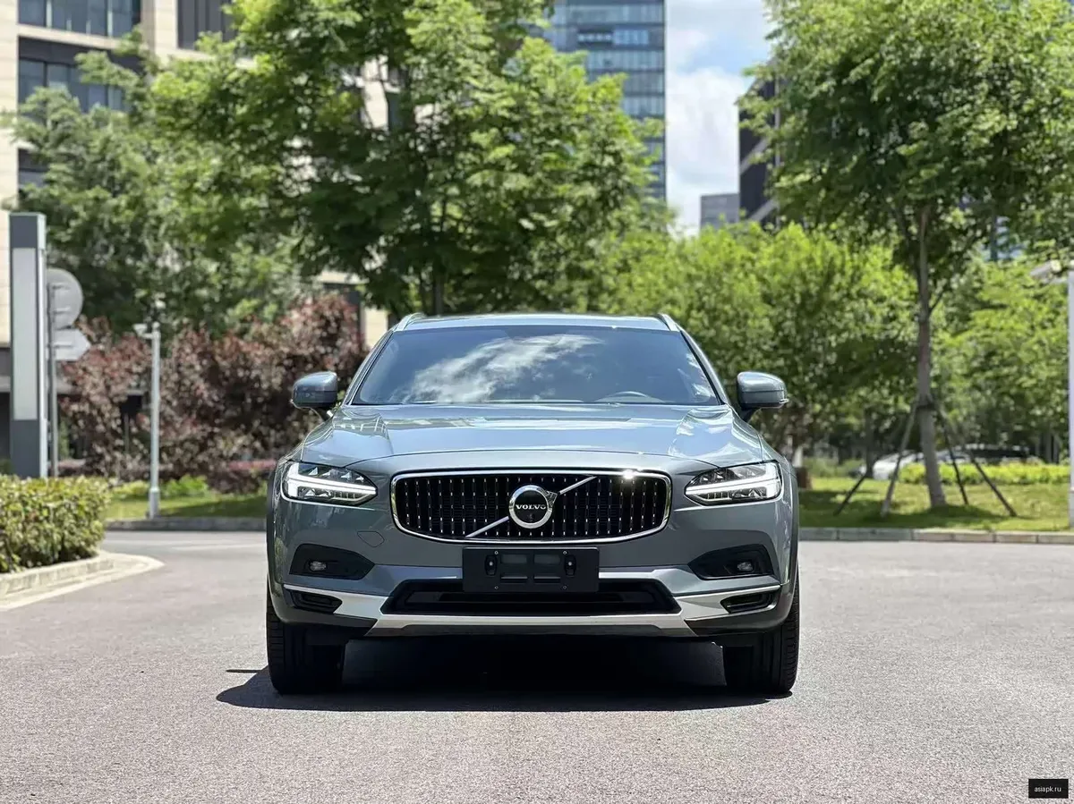 Volvo V90 2