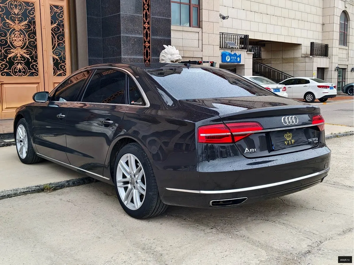 Audi A8 6