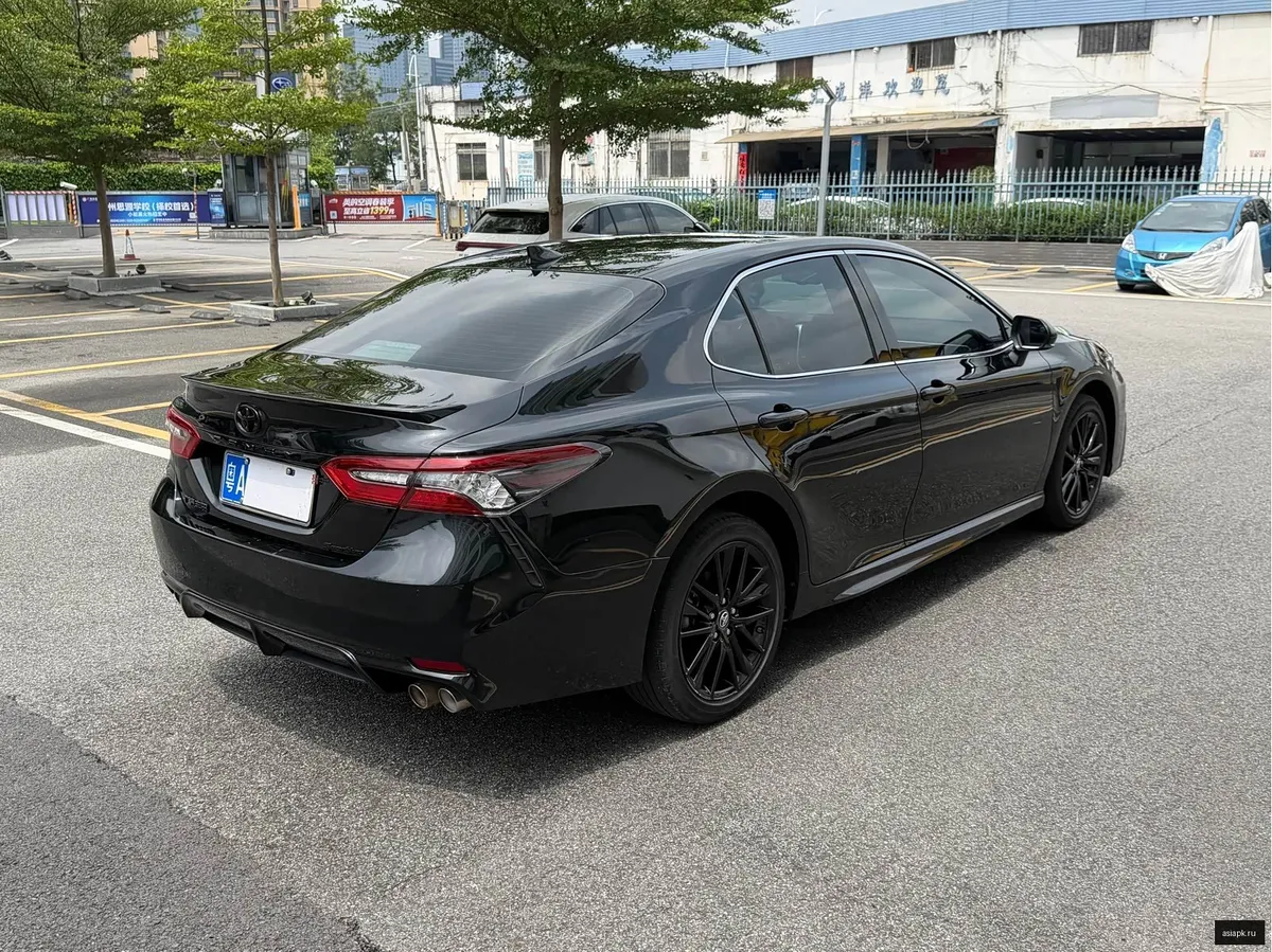Toyota Camry 6