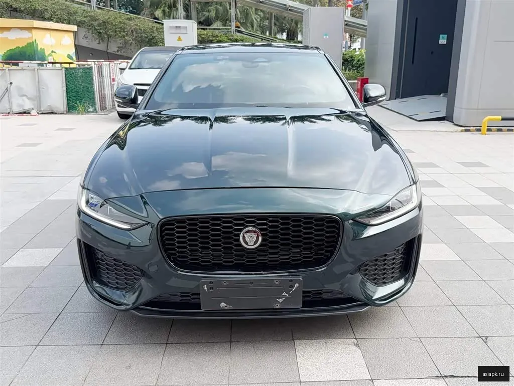 Jaguar XE 2
