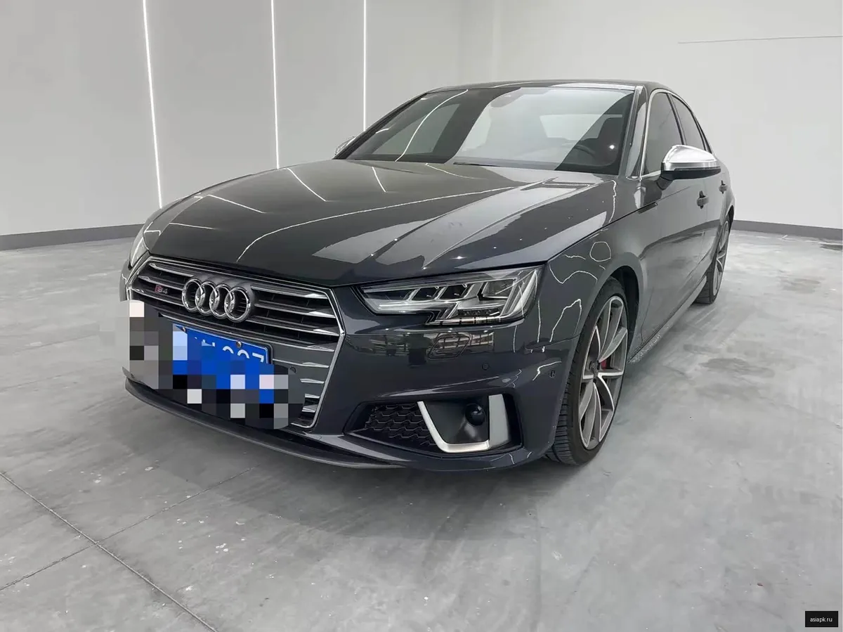 Audi S4 3