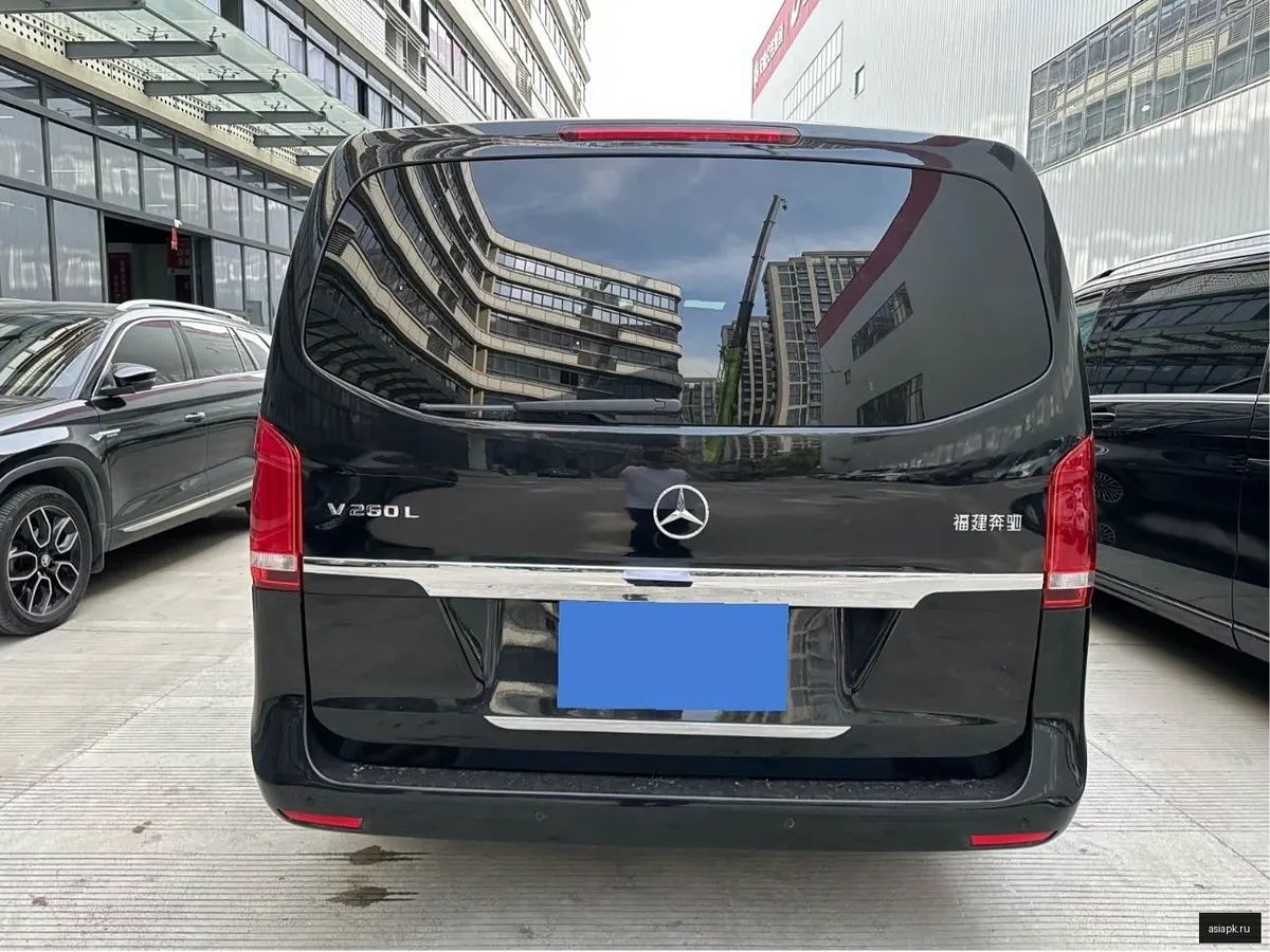 Mercedes-Benz V-Class 4