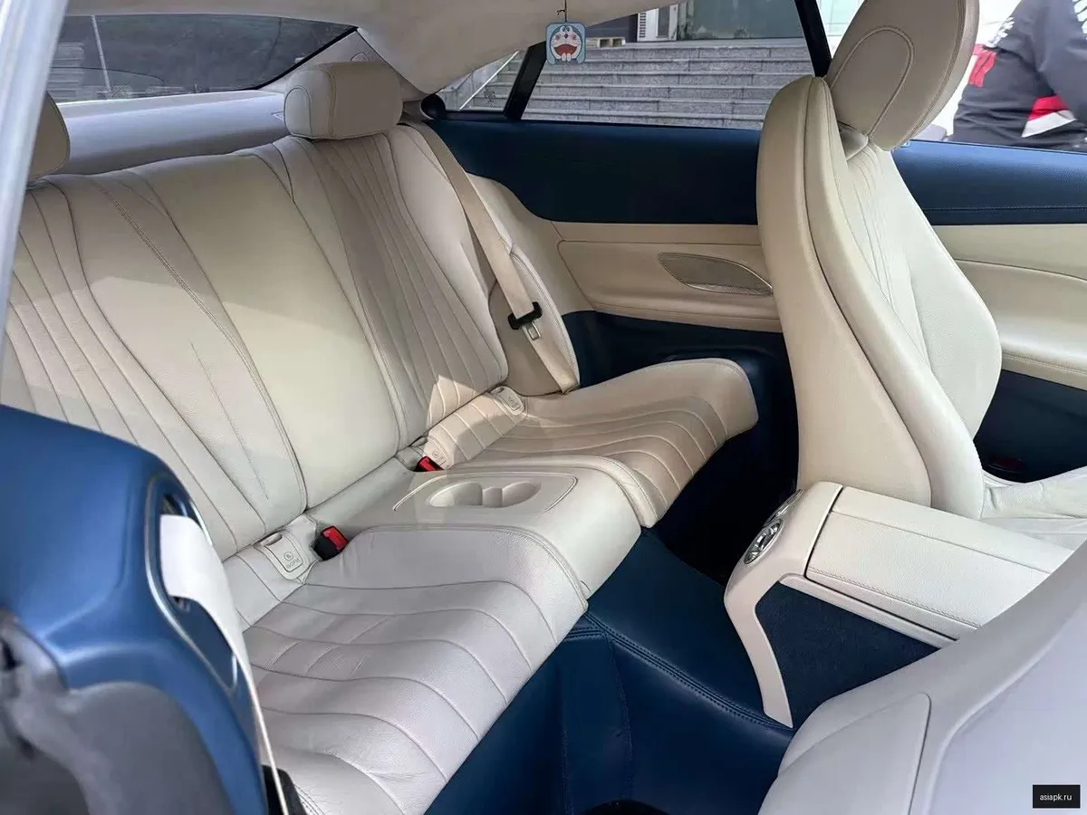 Mercedes-Benz E-Class 6