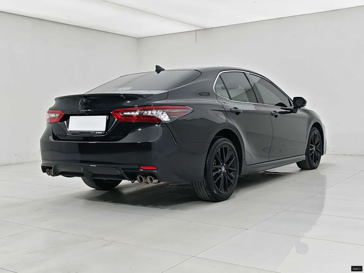 Toyota Camry 6