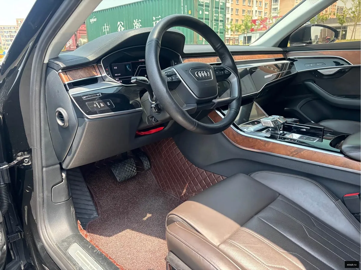 Audi A8 4