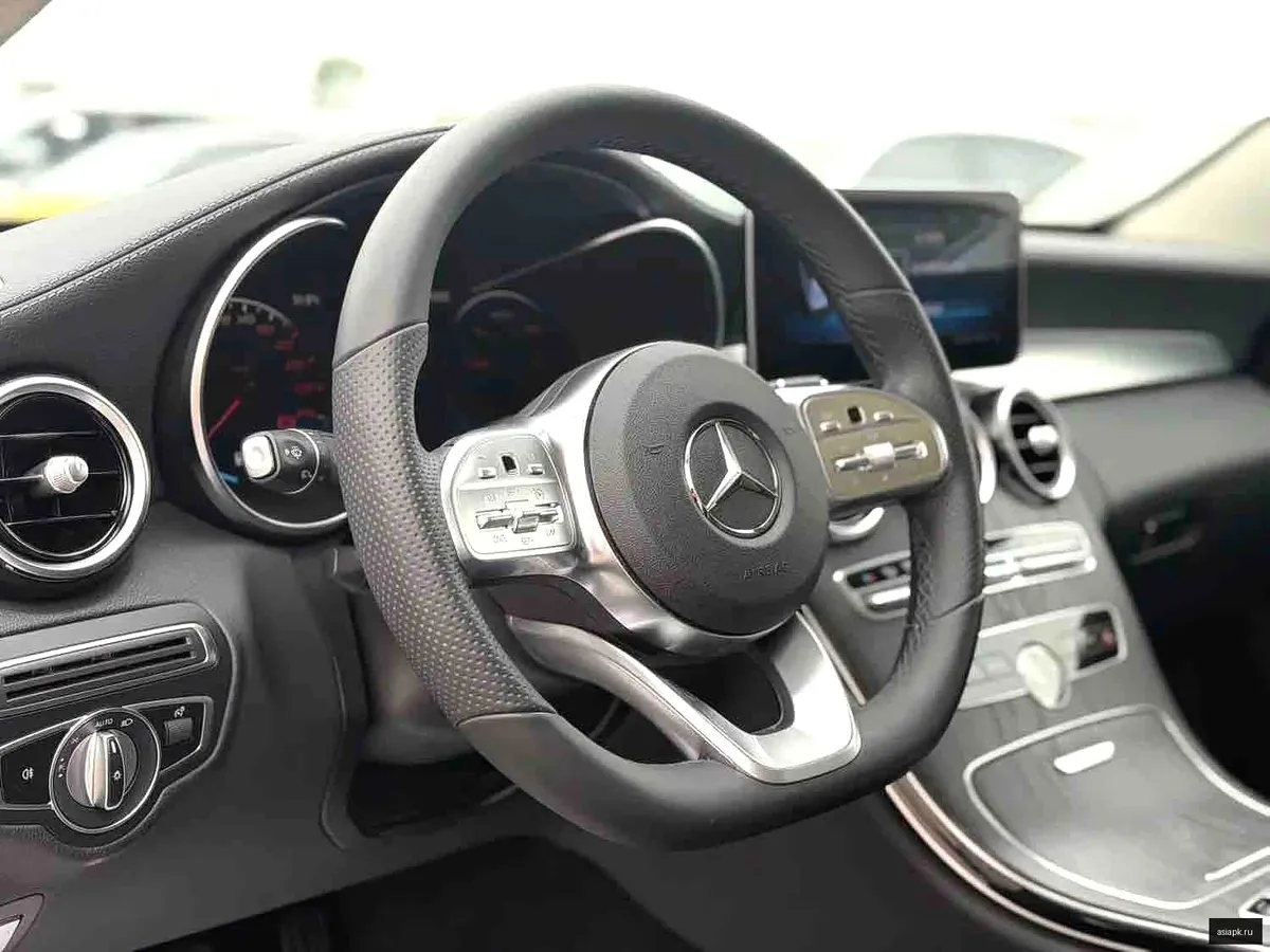 Mercedes-Benz C-Class 2