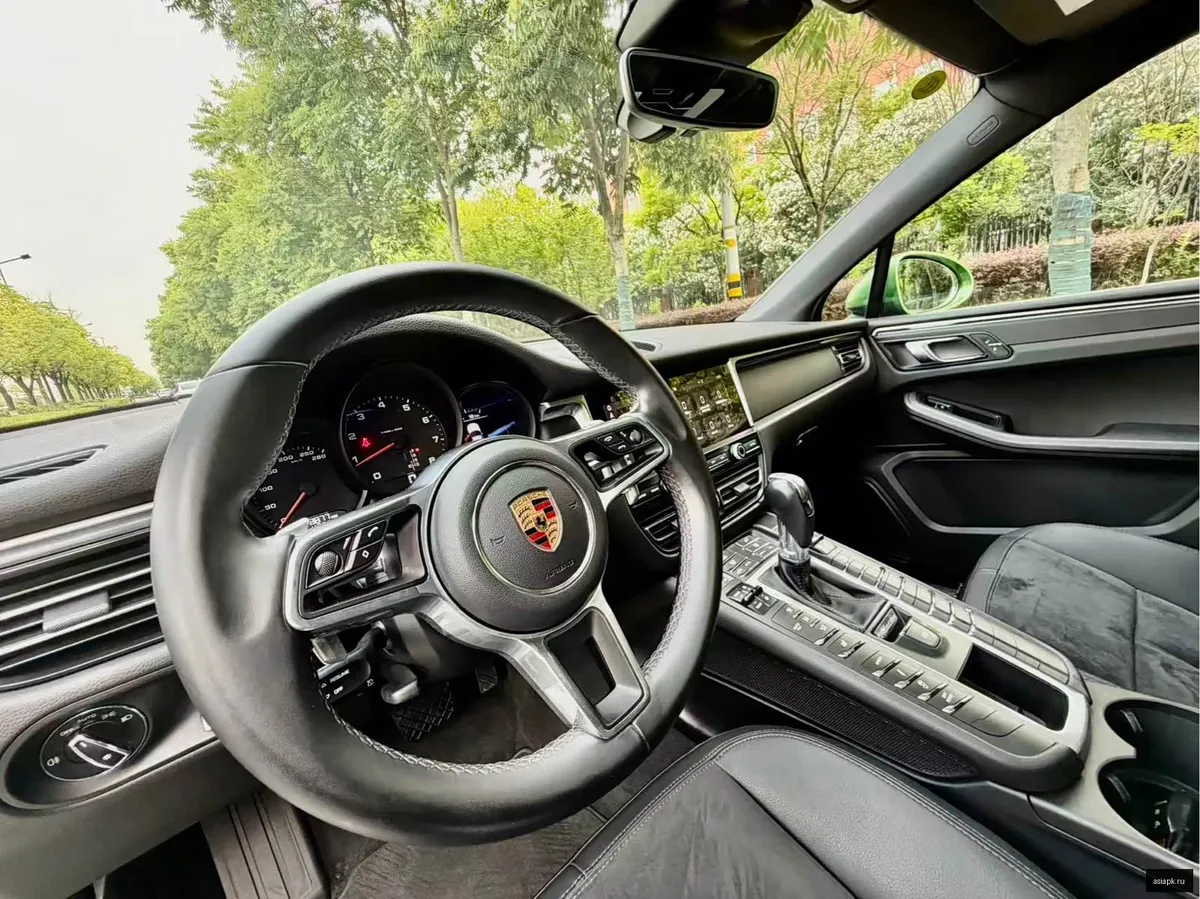 Porsche Macan 4