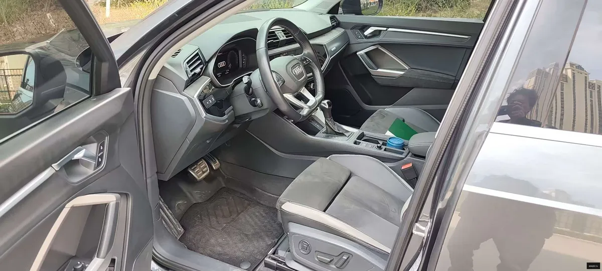 Audi Q3 6
