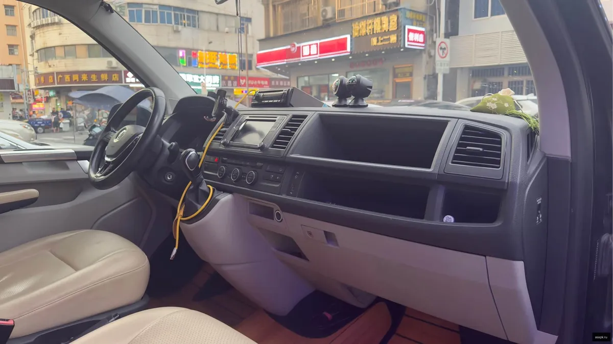 Volkswagen Caravelle 3