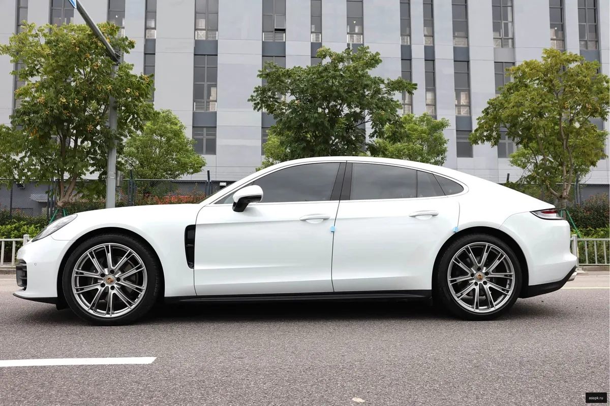 Porsche Panamera 4