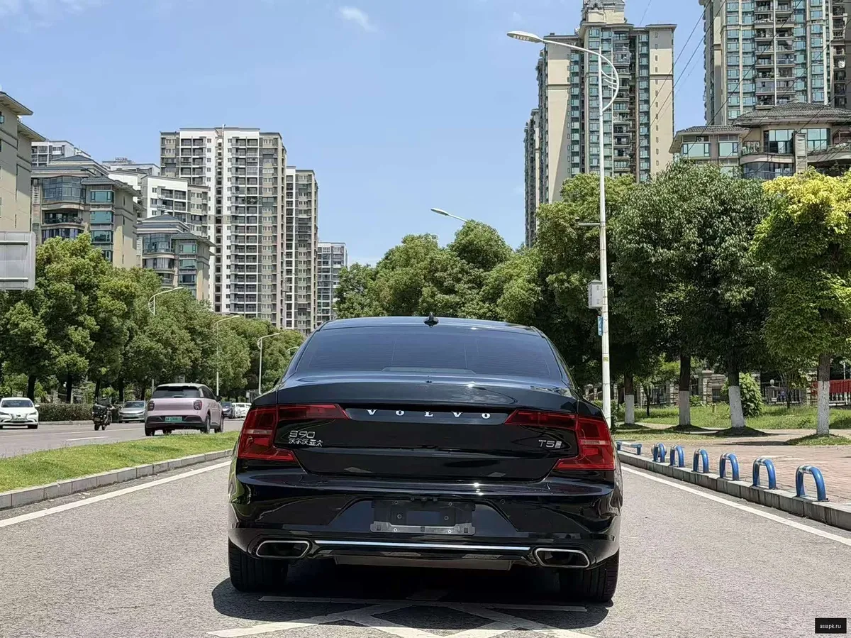 Volvo S90 4