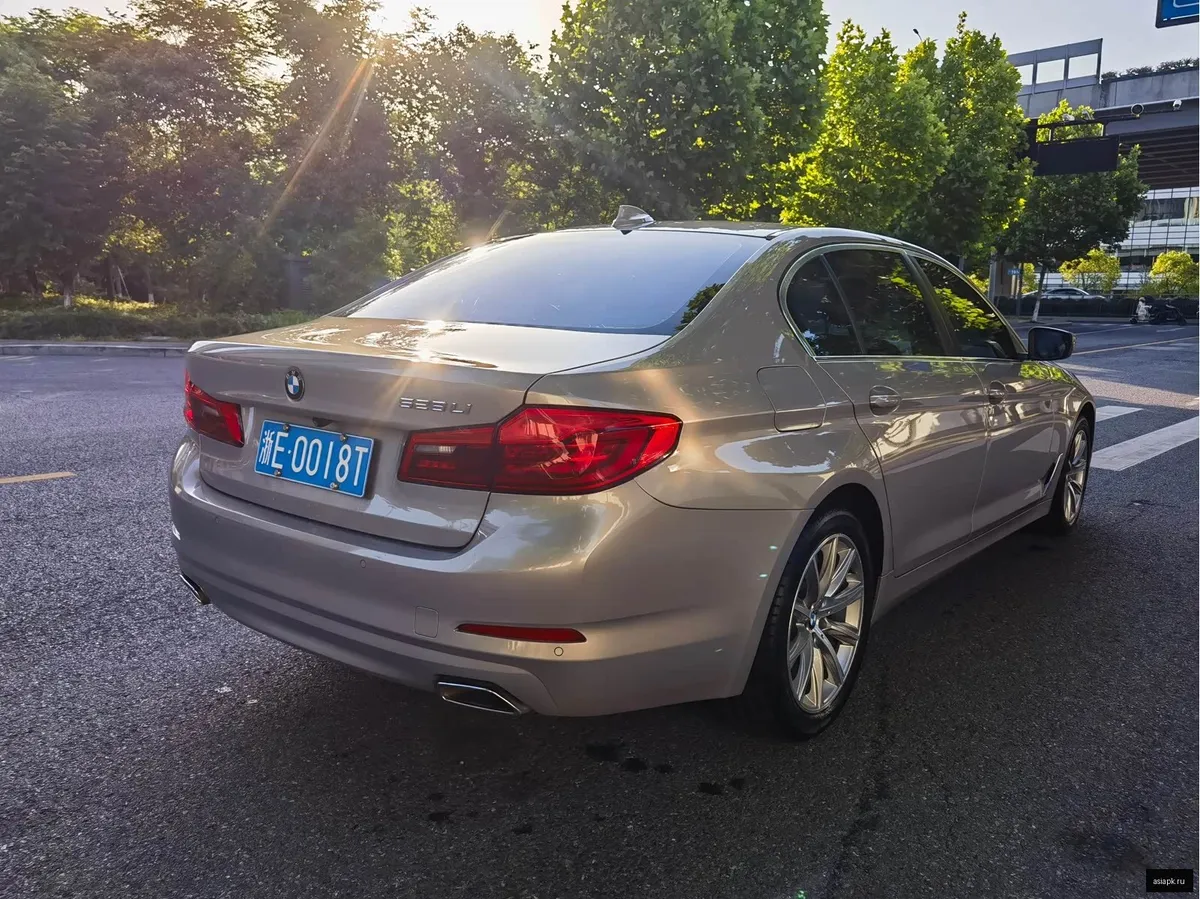 BMW 5-Series 3