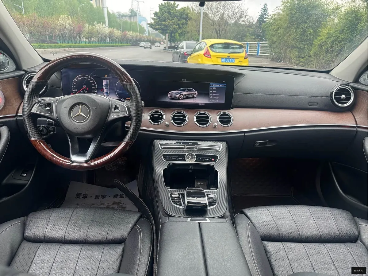 Mercedes-Benz E-Class 6