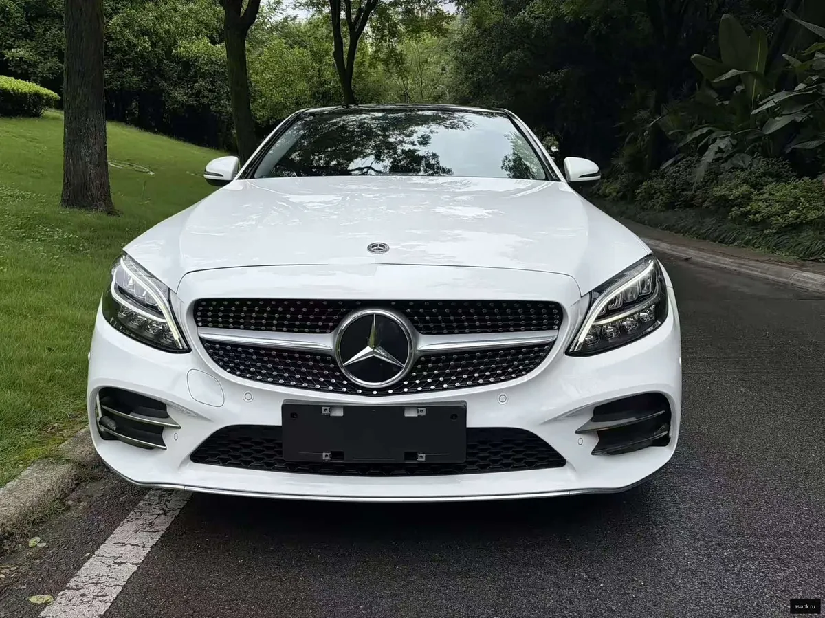 Mercedes-Benz C-Class 2