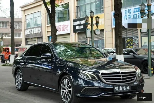 Mercedes-Benz E-Class 2
