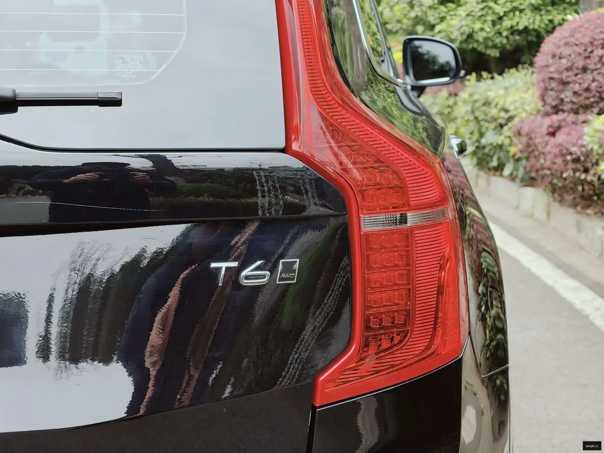Volvo XC90 6