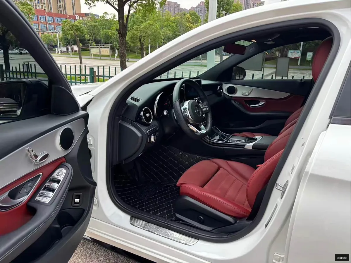 Mercedes-Benz C-Class 5