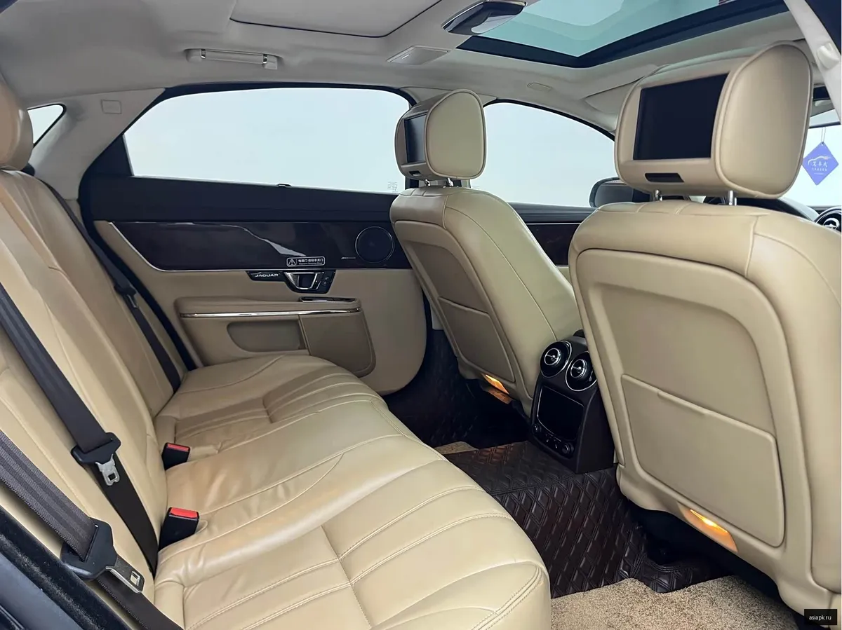 Jaguar XJ 5