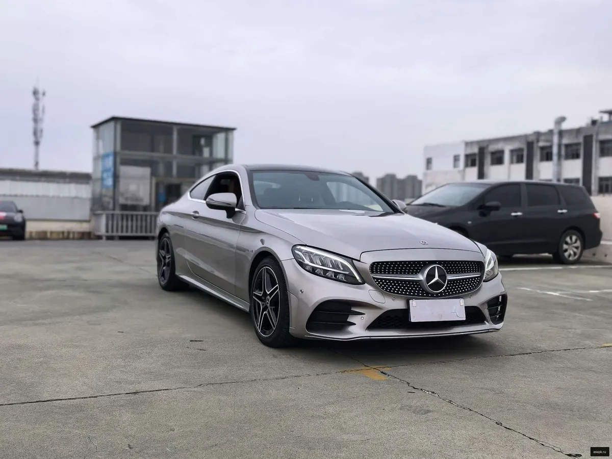 Mercedes-Benz C-Class 3