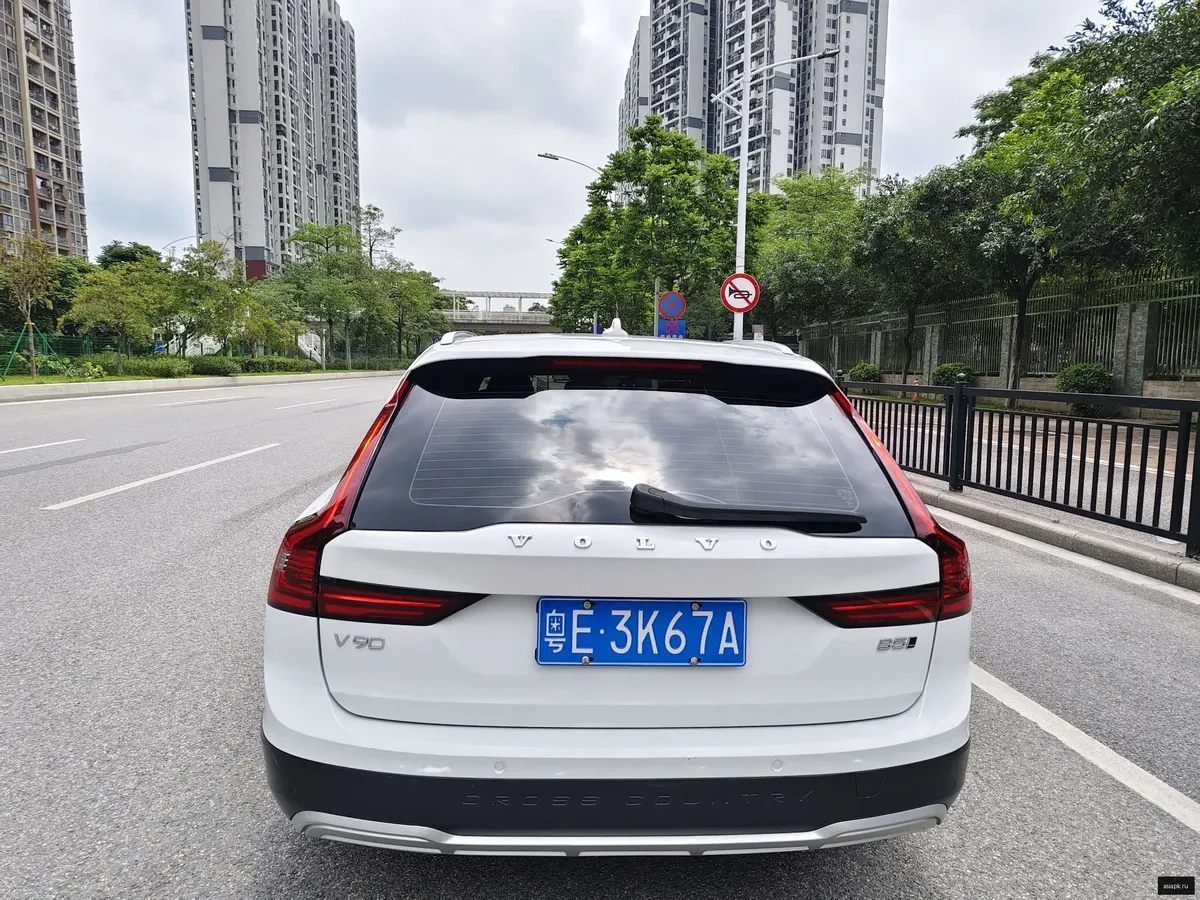 Volvo V90 6
