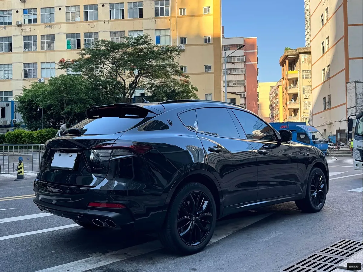Maserati Levante 6