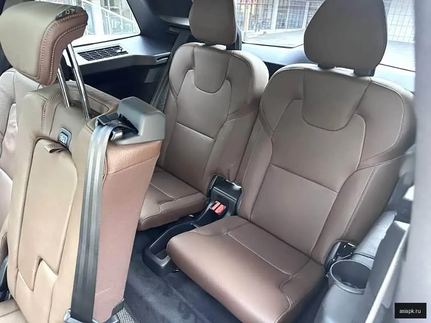 Volvo XC90 6