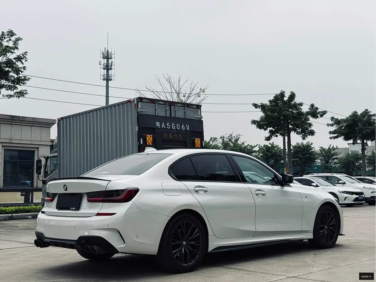 BMW 3-Series 6