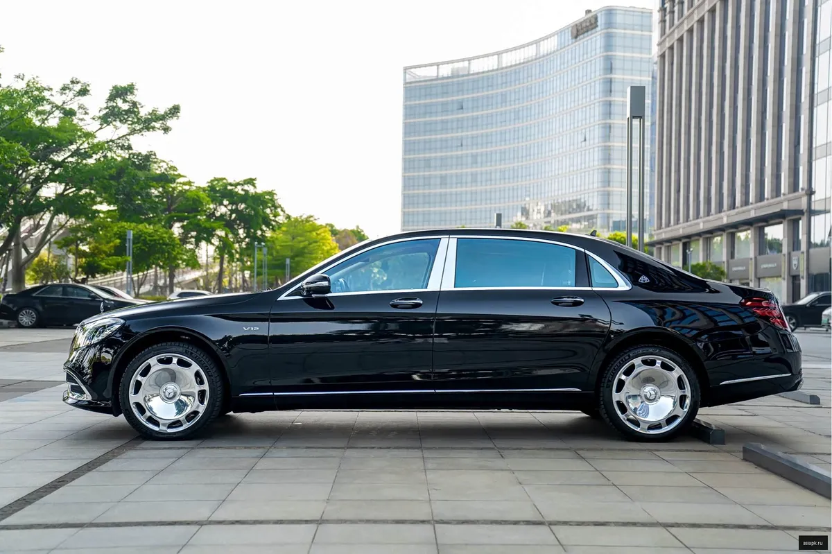 Mercedes-Benz S-Class 4