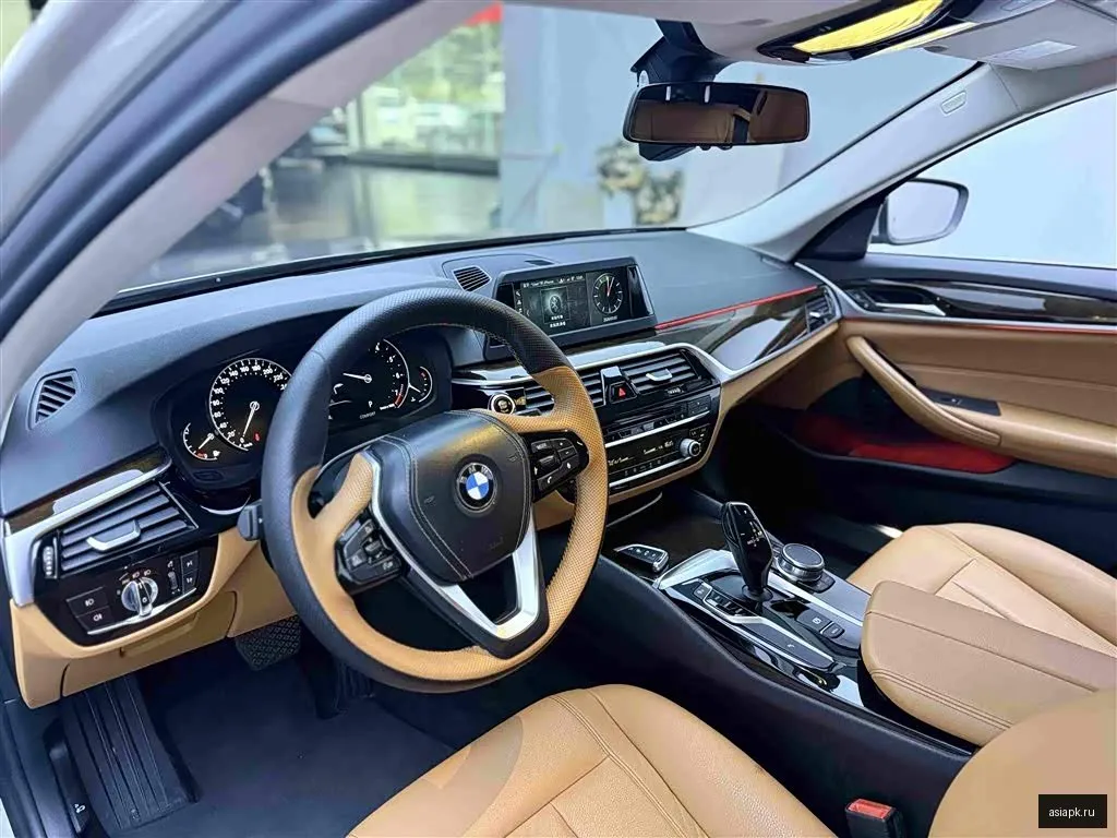 BMW 5-Series 4