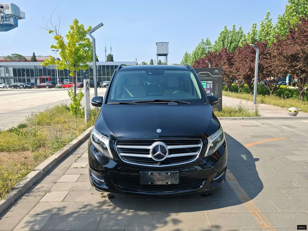 Mercedes-Benz V-Class 2