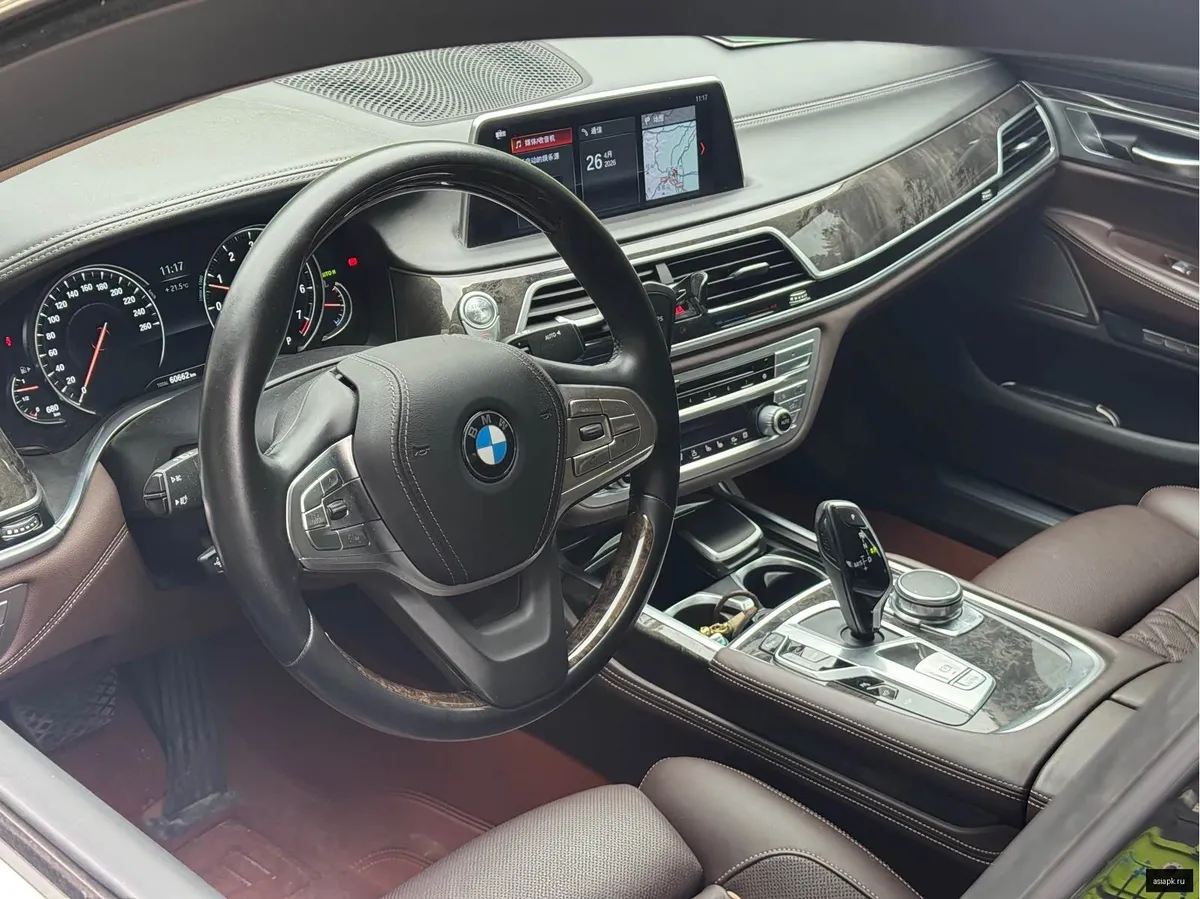 BMW 7-Series 6