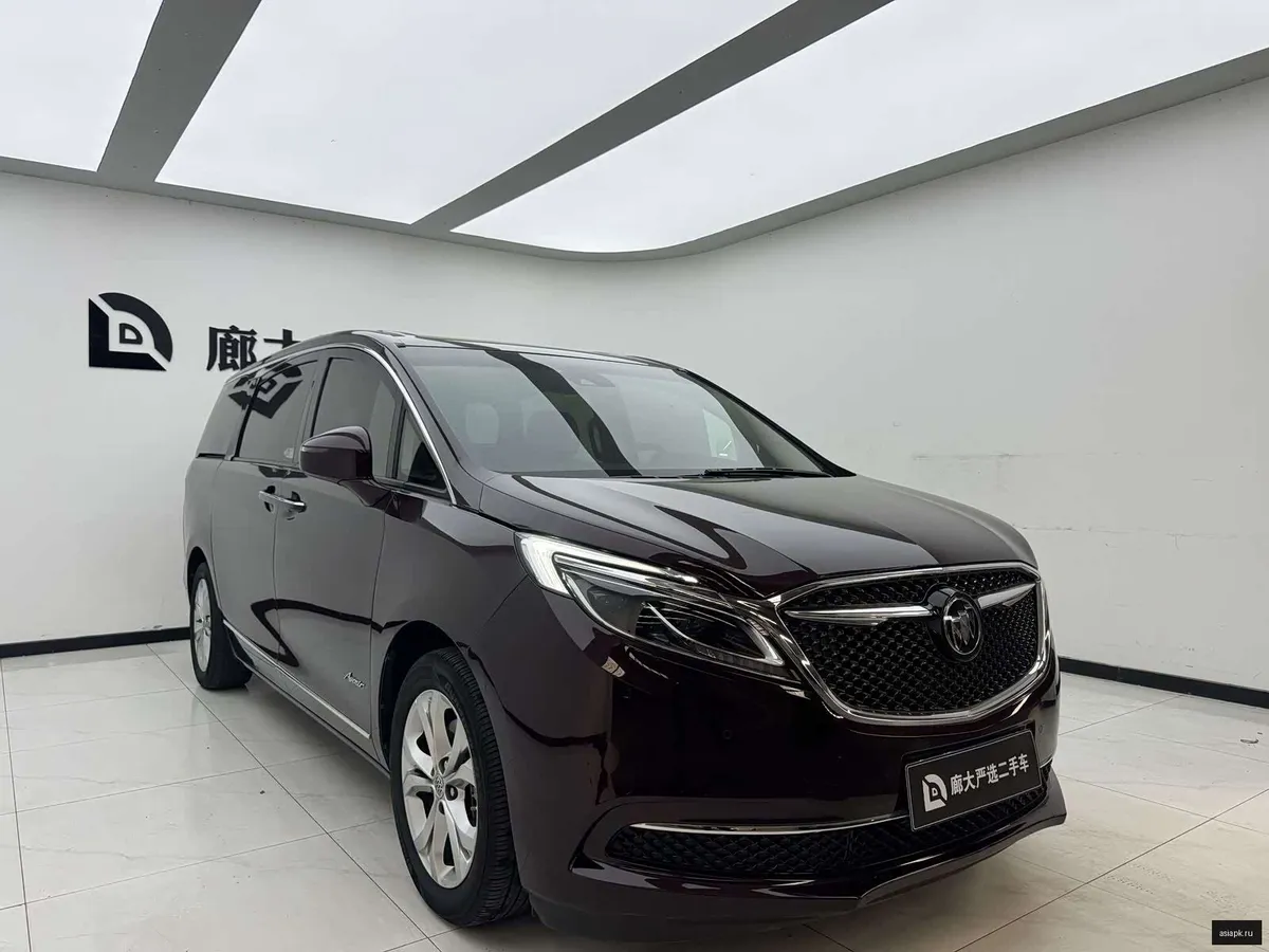 Buick GL8 2