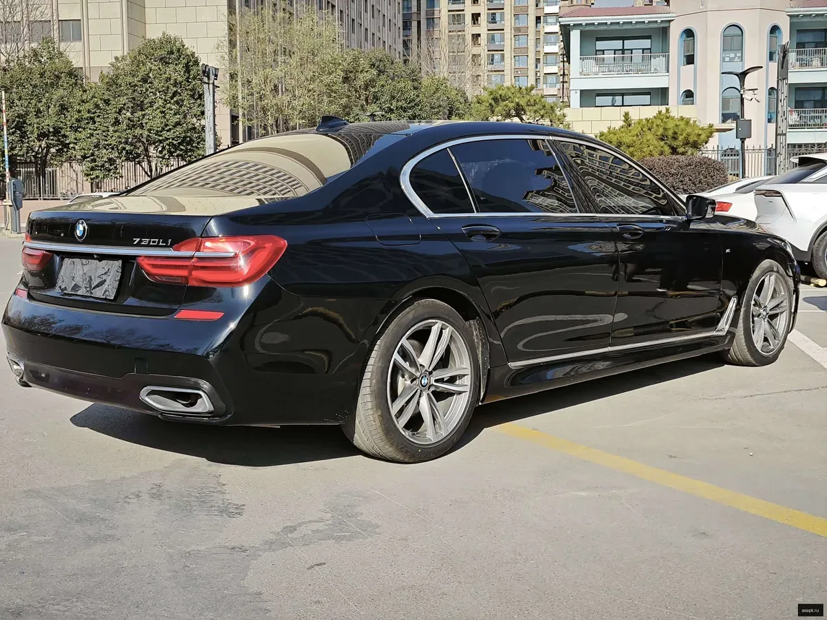 BMW 7-Series 5