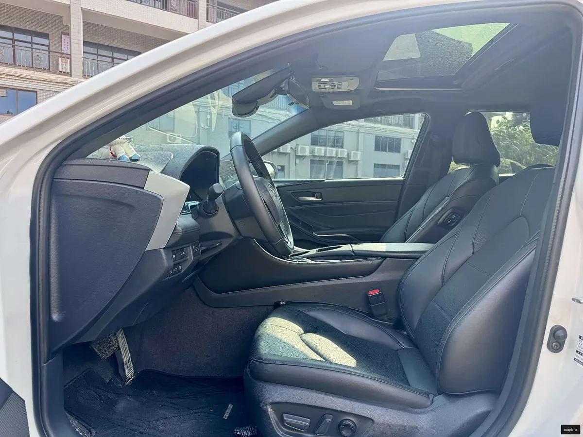 Toyota Avalon 5