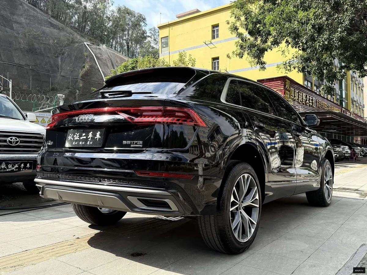 Audi Q8 5