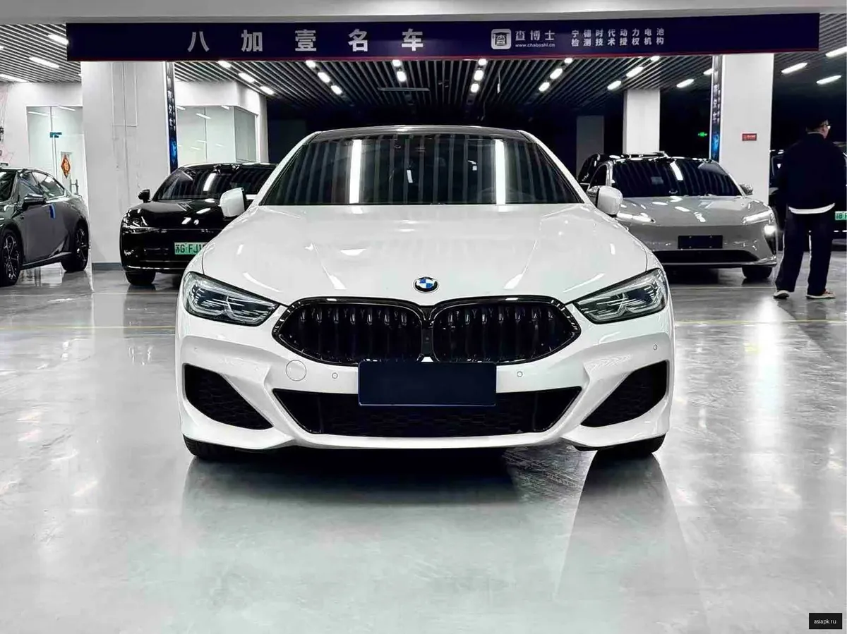 BMW 8-Series 2